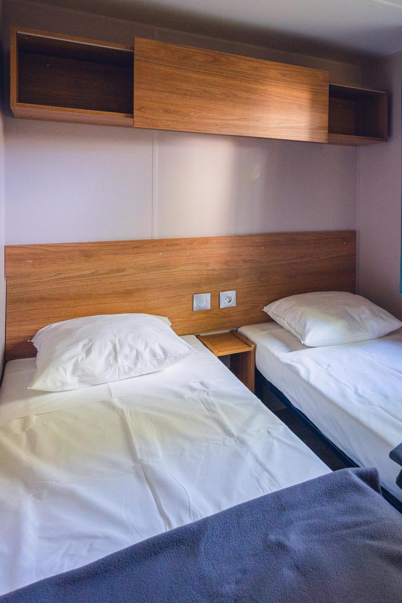 Hotel L'Oasis Des Dombes Ambérieux-en-Dombes Habitación foto