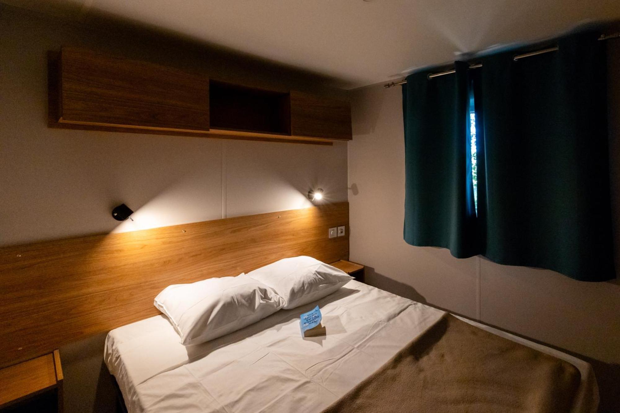 Hotel L'Oasis Des Dombes Ambérieux-en-Dombes Habitación foto